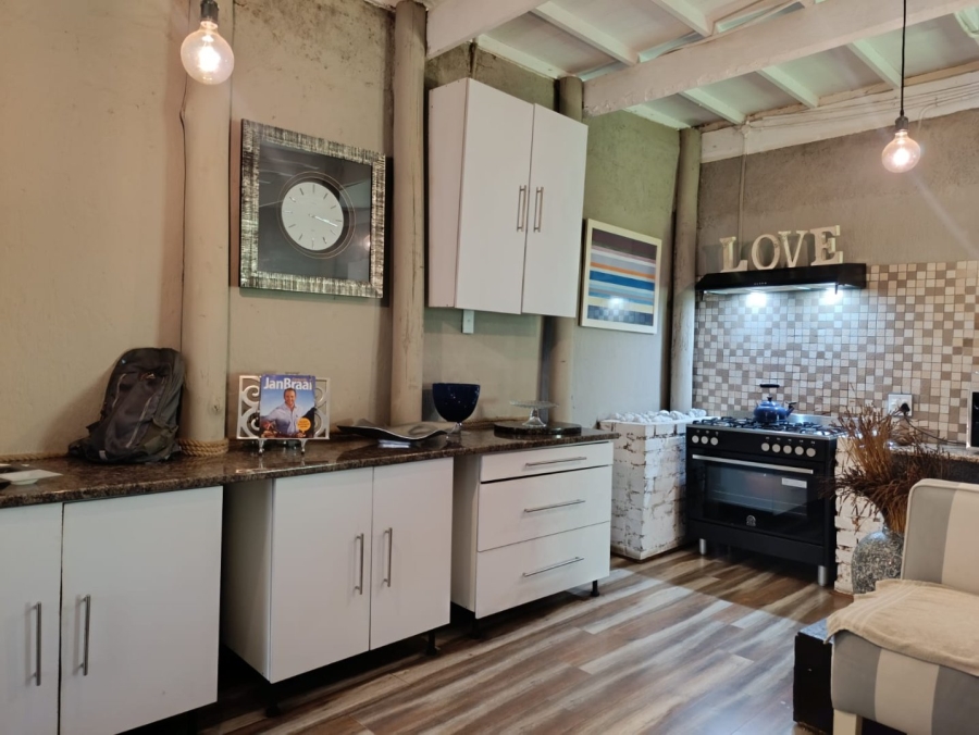 10 Bedroom Property for Sale in Glen Austin Gauteng