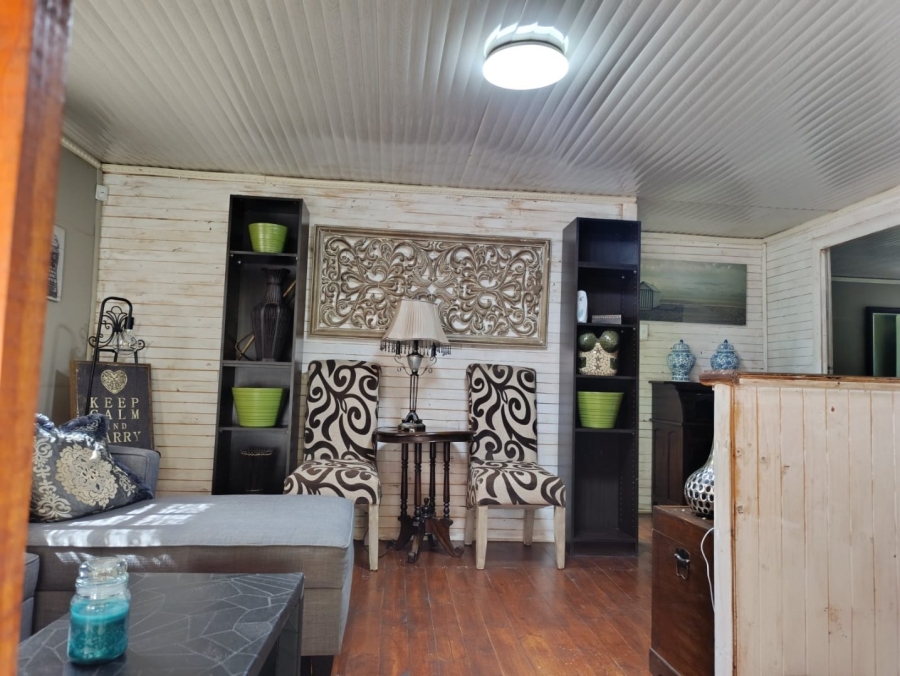 10 Bedroom Property for Sale in Glen Austin Gauteng