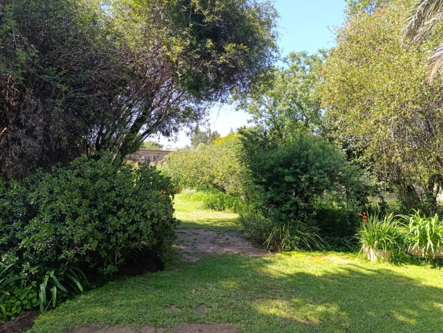 10 Bedroom Property for Sale in Glen Austin Gauteng