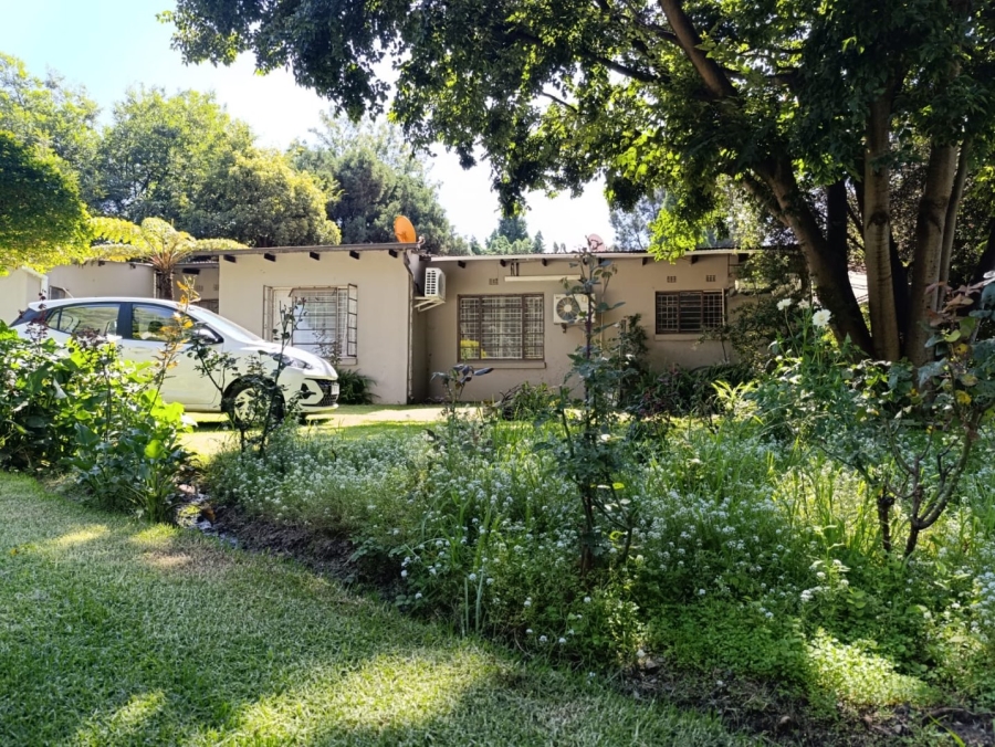 10 Bedroom Property for Sale in Glen Austin Gauteng