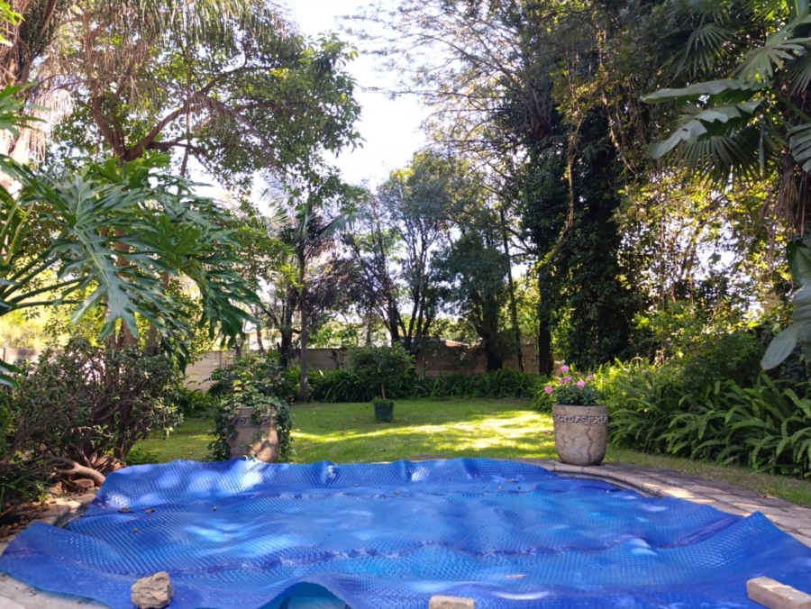 10 Bedroom Property for Sale in Glen Austin Gauteng