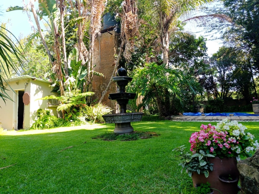 10 Bedroom Property for Sale in Glen Austin Gauteng