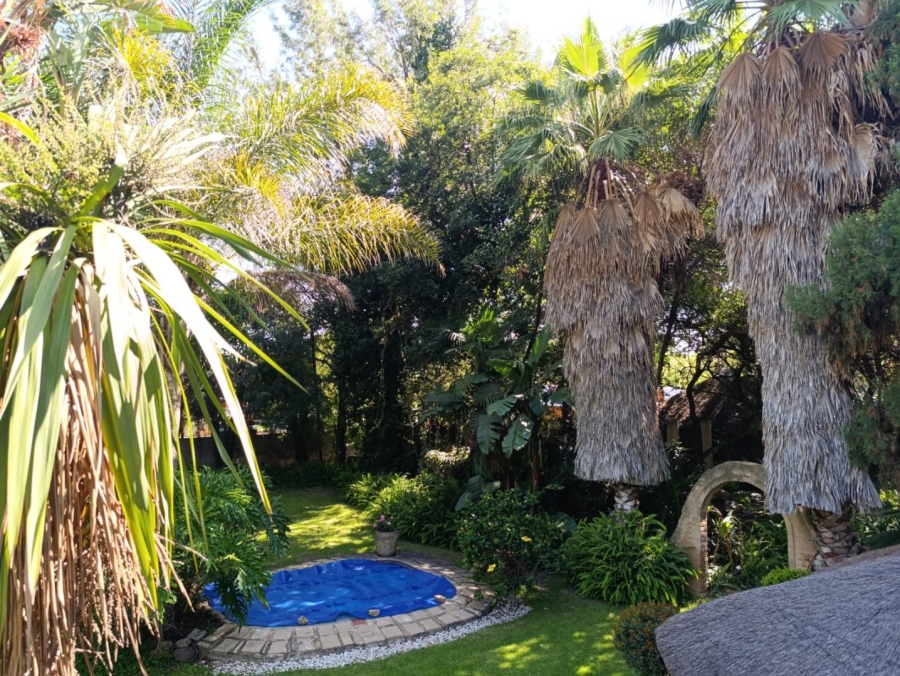 10 Bedroom Property for Sale in Glen Austin Gauteng