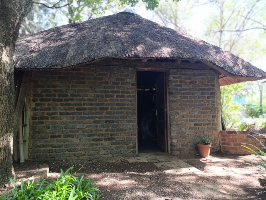 10 Bedroom Property for Sale in Glen Austin Gauteng