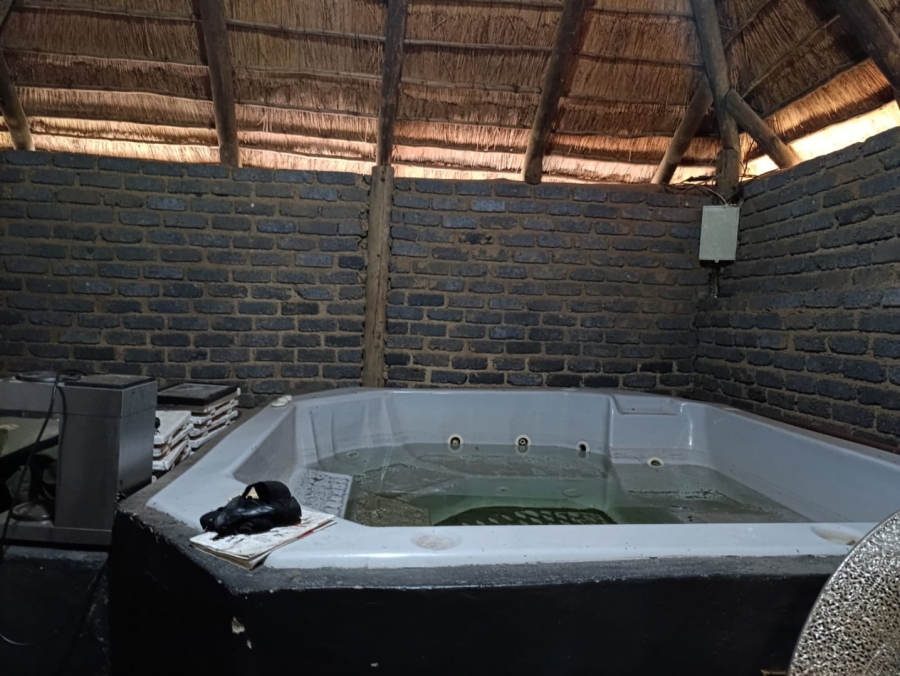 10 Bedroom Property for Sale in Glen Austin Gauteng