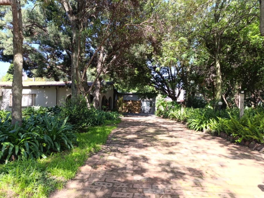 10 Bedroom Property for Sale in Glen Austin Gauteng