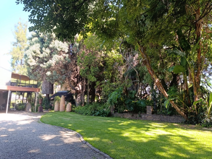 10 Bedroom Property for Sale in Glen Austin Gauteng