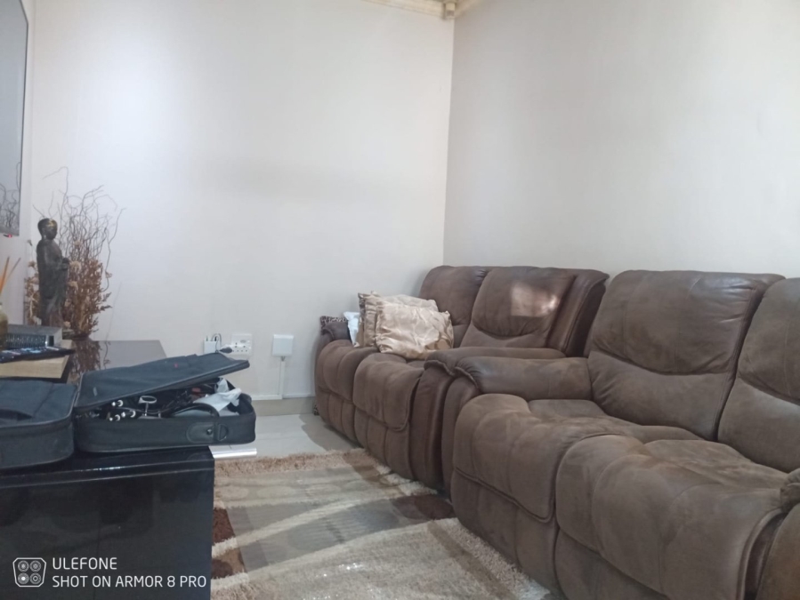 4 Bedroom Property for Sale in Illiondale Gauteng