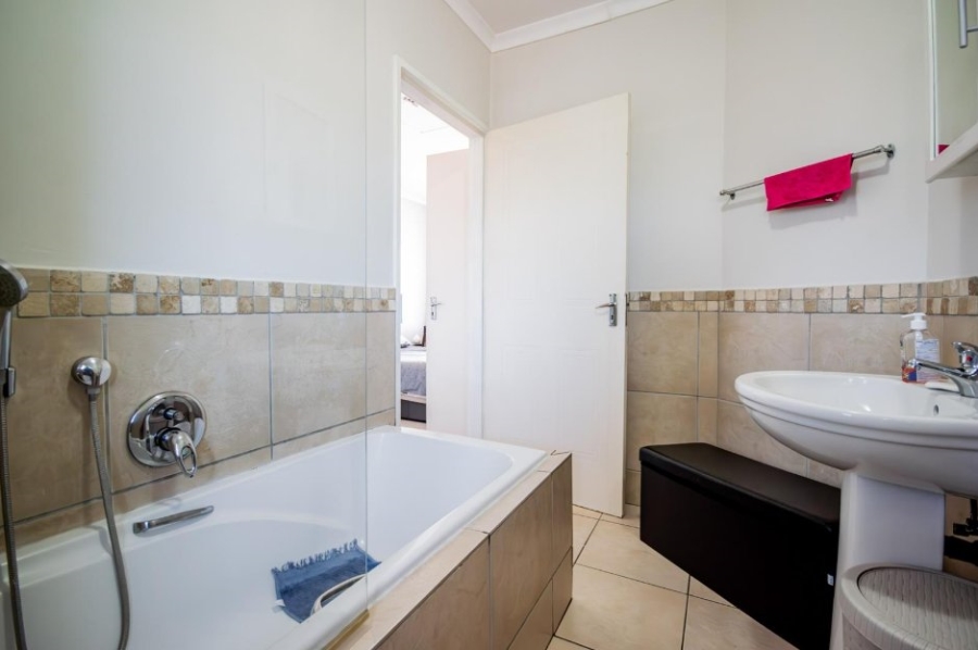 1 Bedroom Property for Sale in Primrose Hill Gauteng