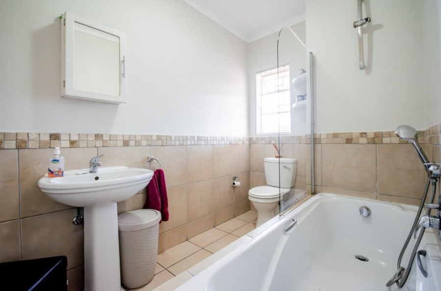 1 Bedroom Property for Sale in Primrose Hill Gauteng