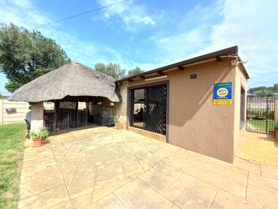 3 Bedroom Property for Sale in Symhurst Gauteng