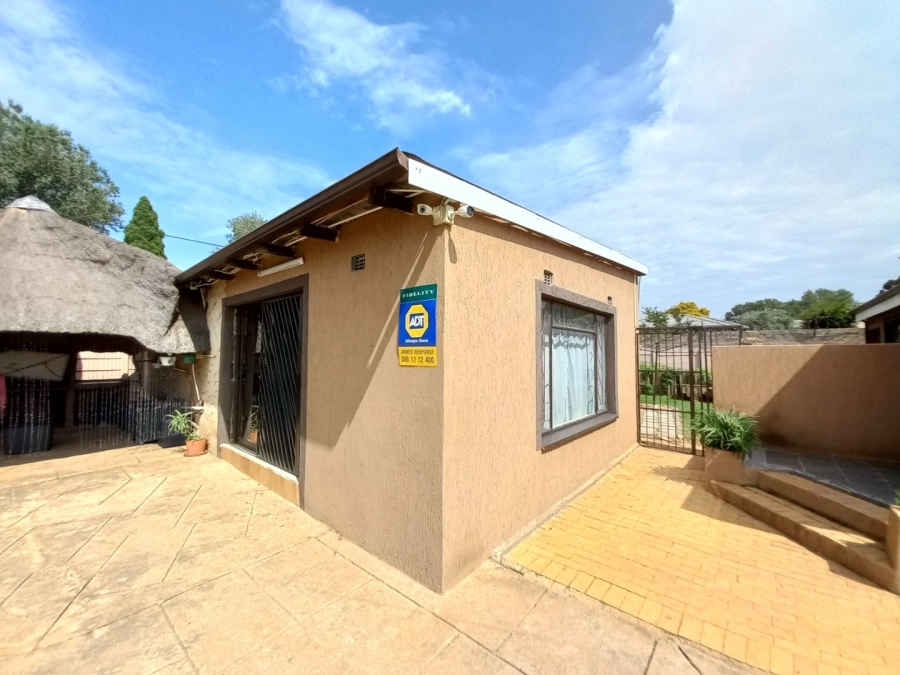 3 Bedroom Property for Sale in Symhurst Gauteng