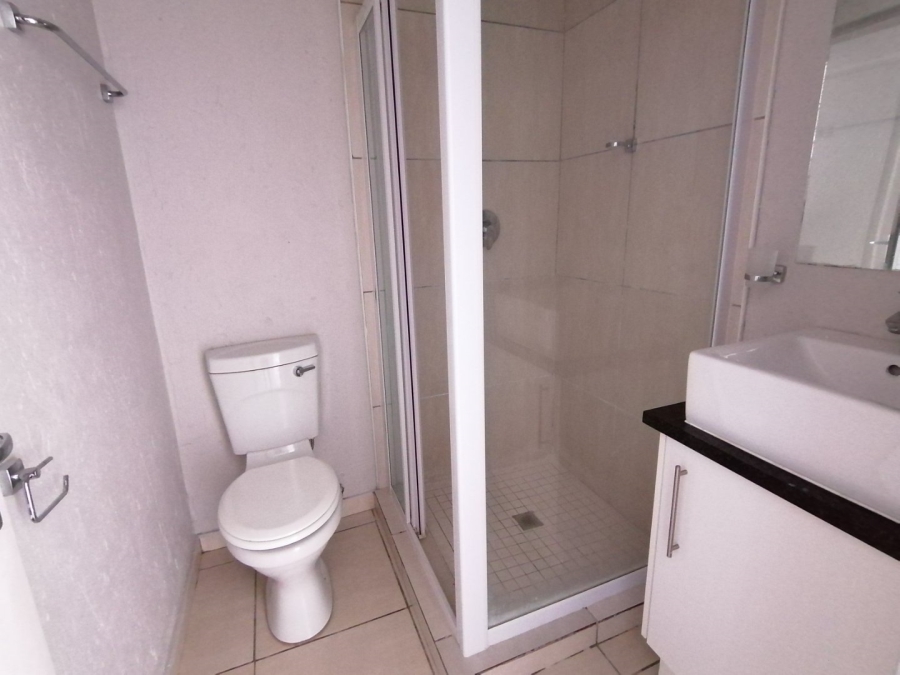 To Let 2 Bedroom Property for Rent in Florida Hills Gauteng