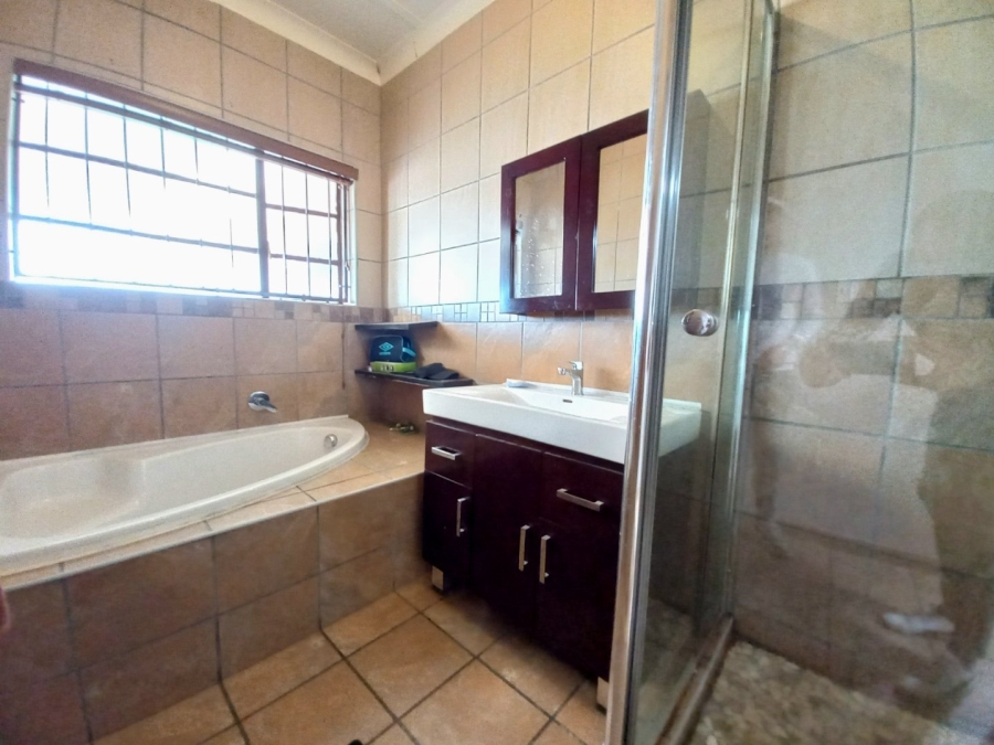 4 Bedroom Property for Sale in Sunnyridge Gauteng