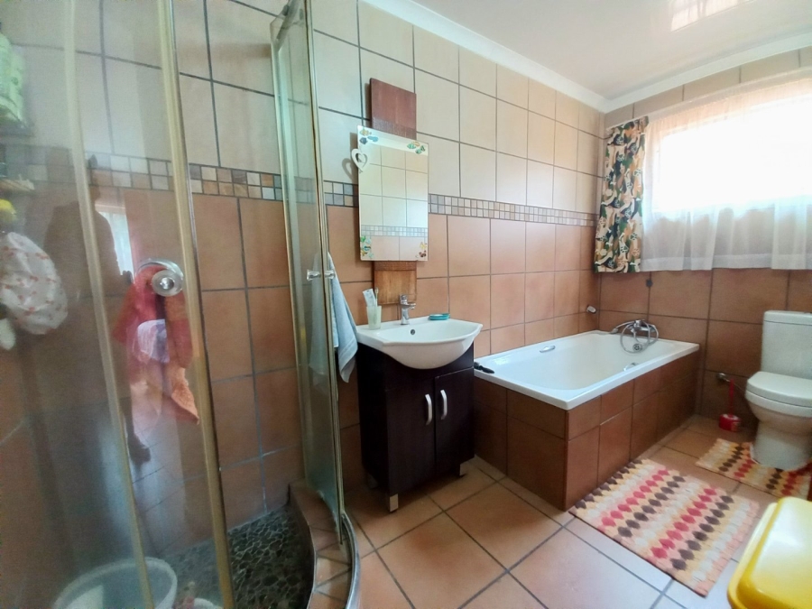 4 Bedroom Property for Sale in Sunnyridge Gauteng