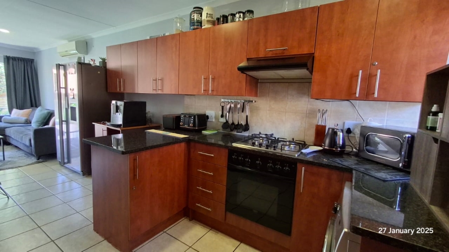 2 Bedroom Property for Sale in The Reeds Gauteng