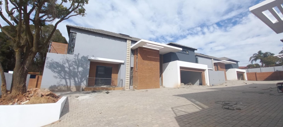 To Let 4 Bedroom Property for Rent in Waterkloof Ridge Gauteng