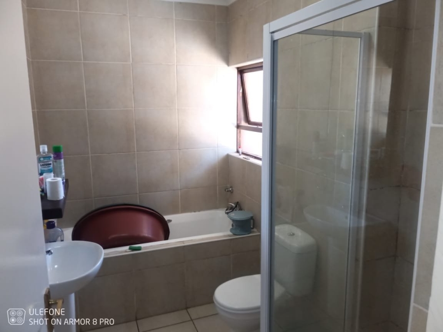 2 Bedroom Property for Sale in Helderwyk Gauteng