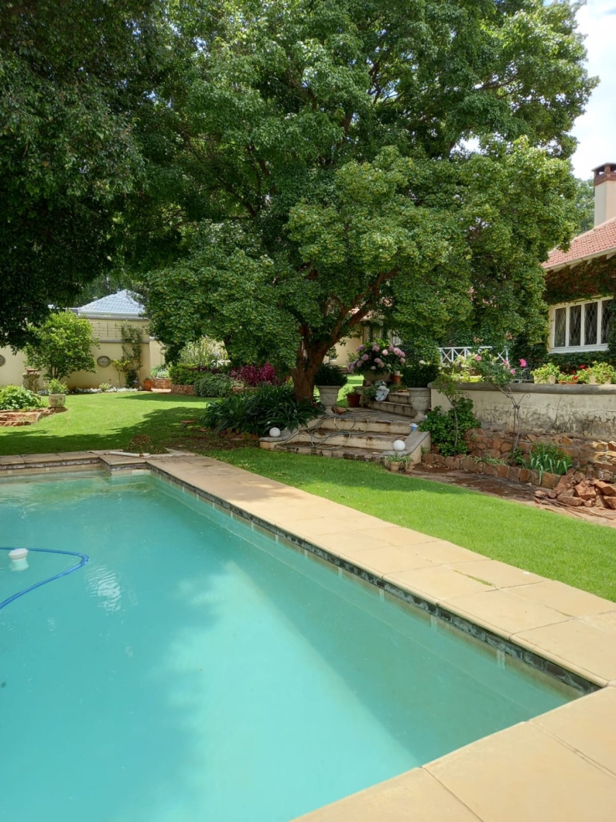 To Let 1 Bedroom Property for Rent in Forest Town Gauteng