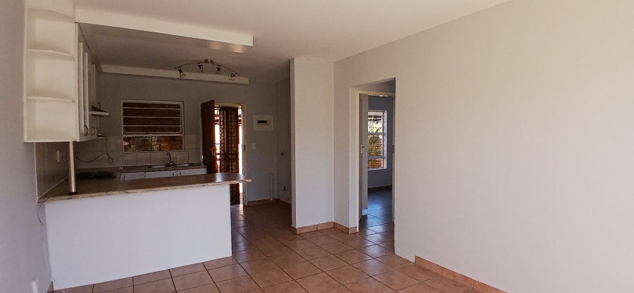 To Let 2 Bedroom Property for Rent in Heuwelsig Estate Gauteng