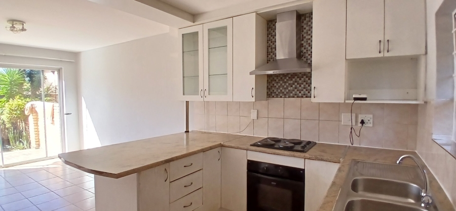 To Let 2 Bedroom Property for Rent in Heuwelsig Estate Gauteng