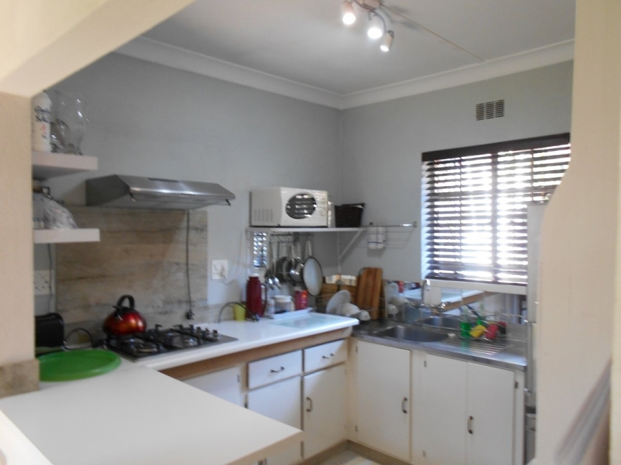 To Let 2 Bedroom Property for Rent in Forest Town Gauteng