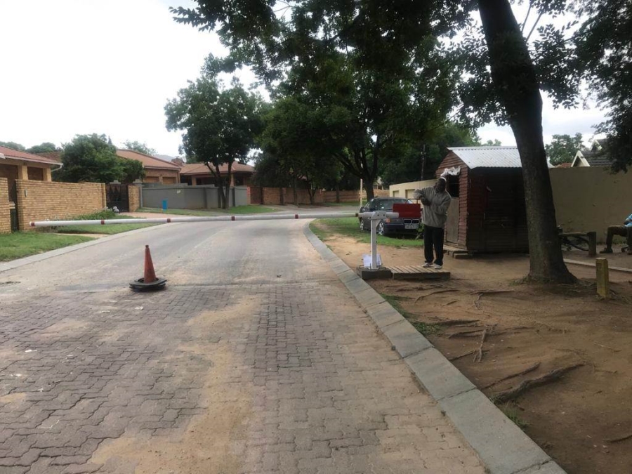 To Let 3 Bedroom Property for Rent in Country View Gauteng