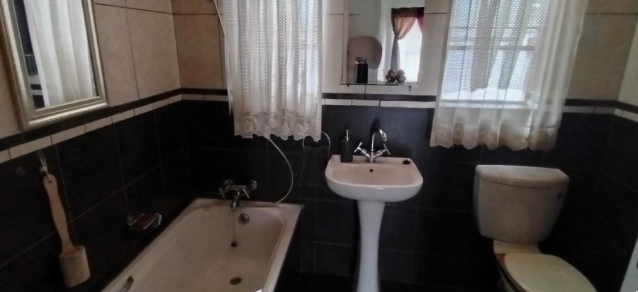 2 Bedroom Property for Sale in Kookrus Gauteng