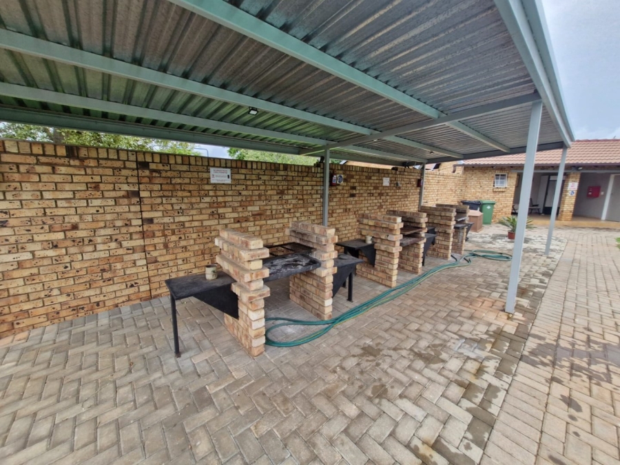 2 Bedroom Property for Sale in Annlin Gauteng