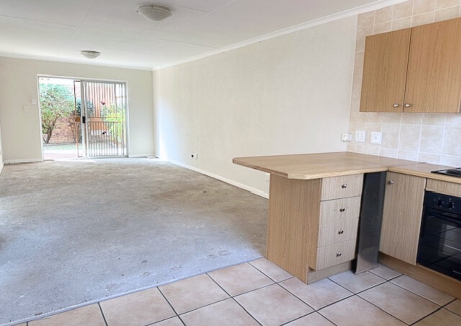 2 Bedroom Property for Sale in Honeydew Manor Gauteng