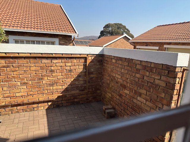 2 Bedroom Property for Sale in Honeydew Manor Gauteng