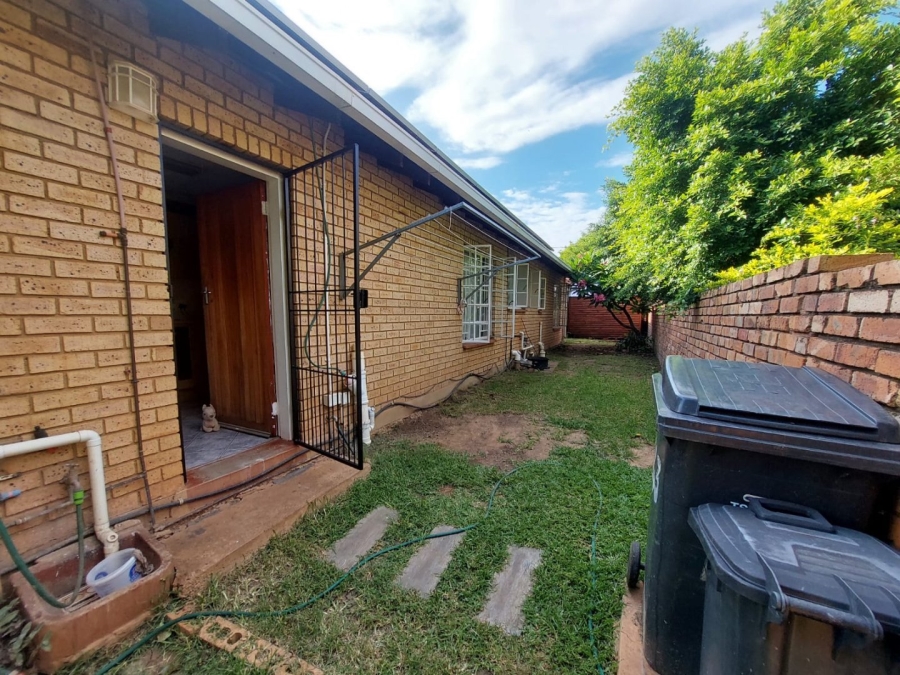 3 Bedroom Property for Sale in Annlin Gauteng