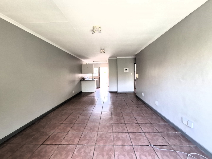 To Let 2 Bedroom Property for Rent in La Montagne Gauteng