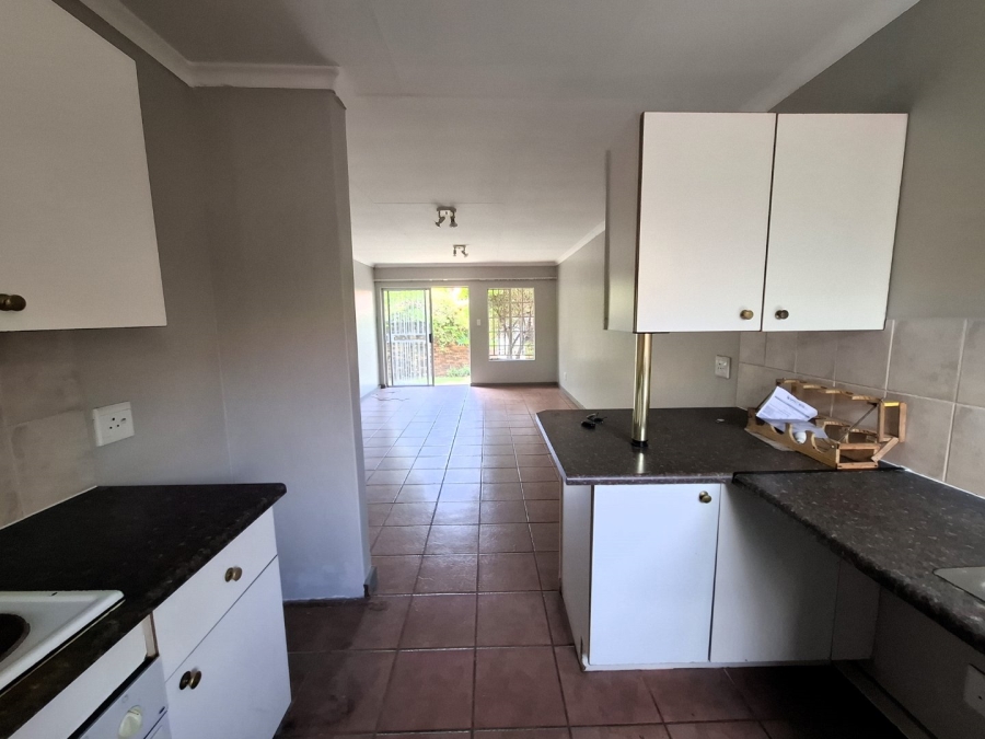 To Let 2 Bedroom Property for Rent in La Montagne Gauteng