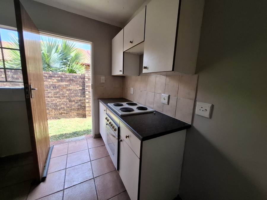 To Let 2 Bedroom Property for Rent in La Montagne Gauteng