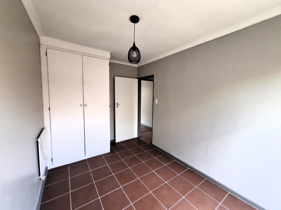 To Let 2 Bedroom Property for Rent in La Montagne Gauteng