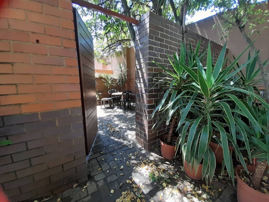 1 Bedroom Property for Sale in Northcliff Gauteng