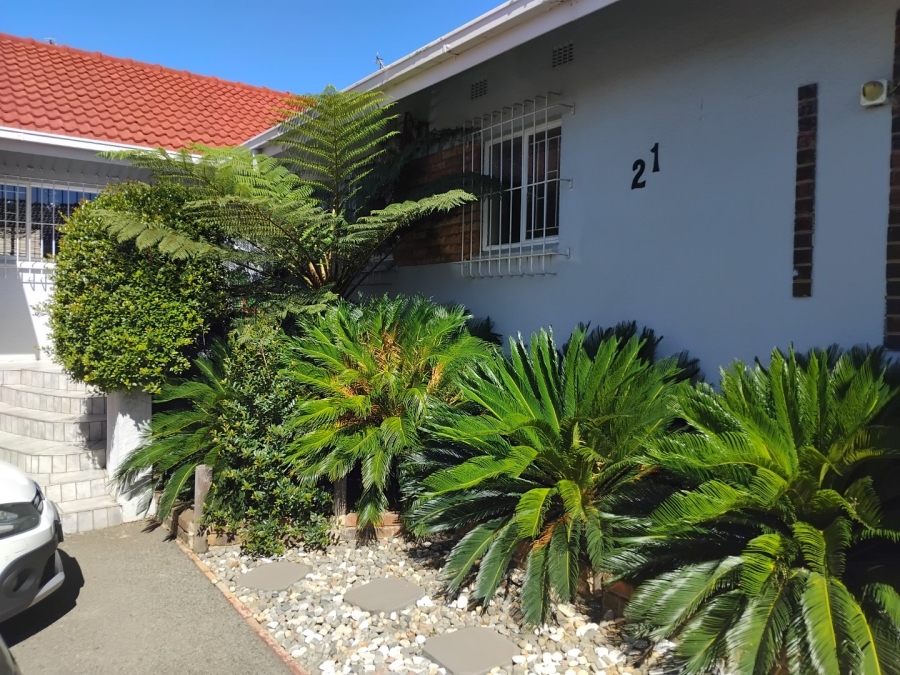 3 Bedroom Property for Sale in Symhurst Gauteng