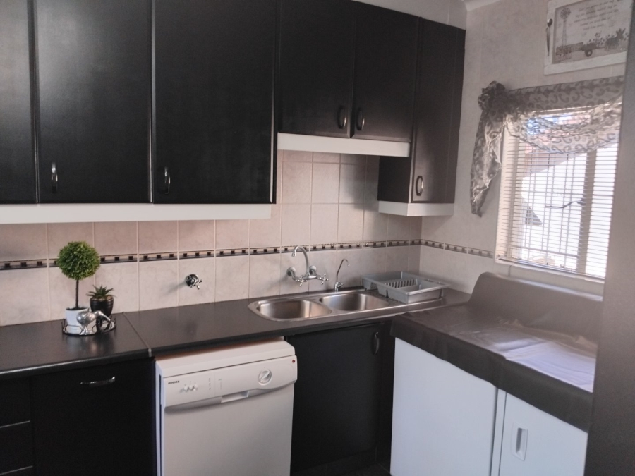 3 Bedroom Property for Sale in Symhurst Gauteng