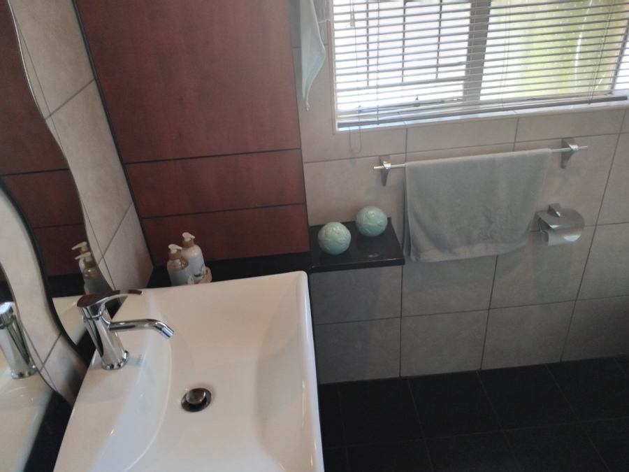 3 Bedroom Property for Sale in Symhurst Gauteng