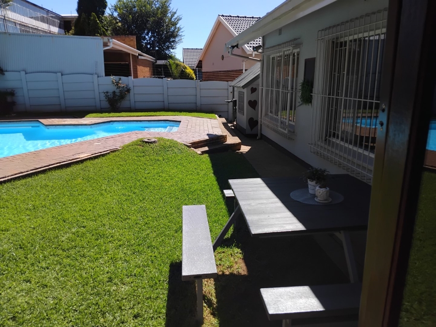 3 Bedroom Property for Sale in Symhurst Gauteng