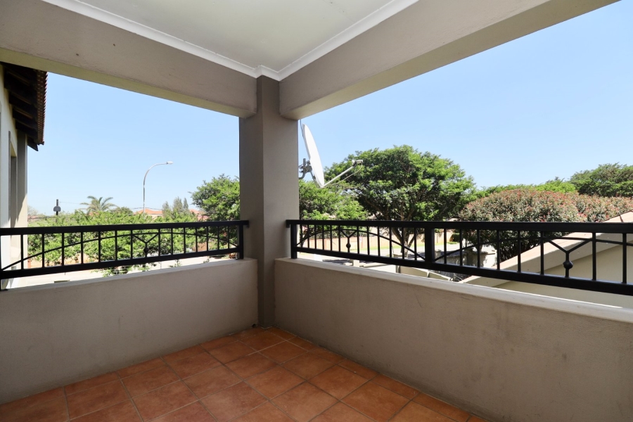 2 Bedroom Property for Sale in Florida Glen Gauteng