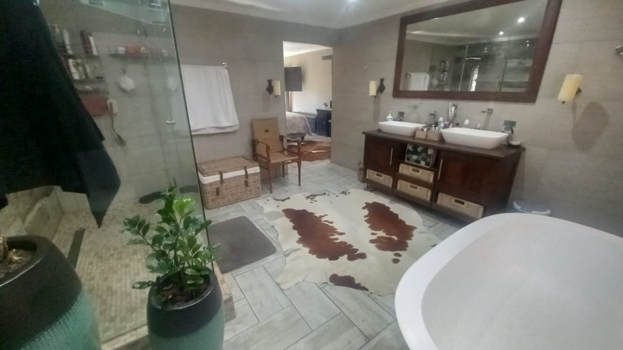 3 Bedroom Property for Sale in Wilro Park Gauteng