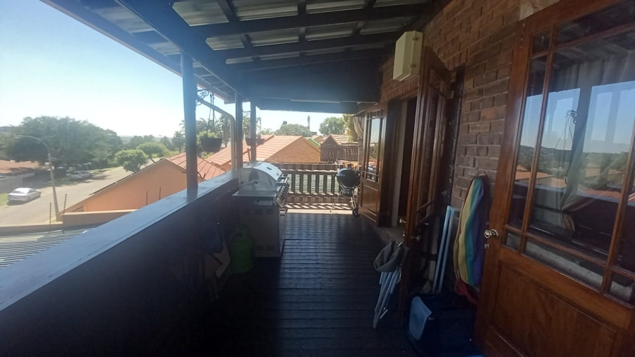 3 Bedroom Property for Sale in Wilro Park Gauteng