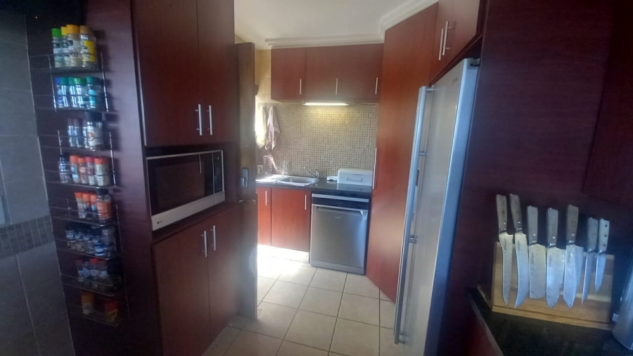 3 Bedroom Property for Sale in Wilro Park Gauteng