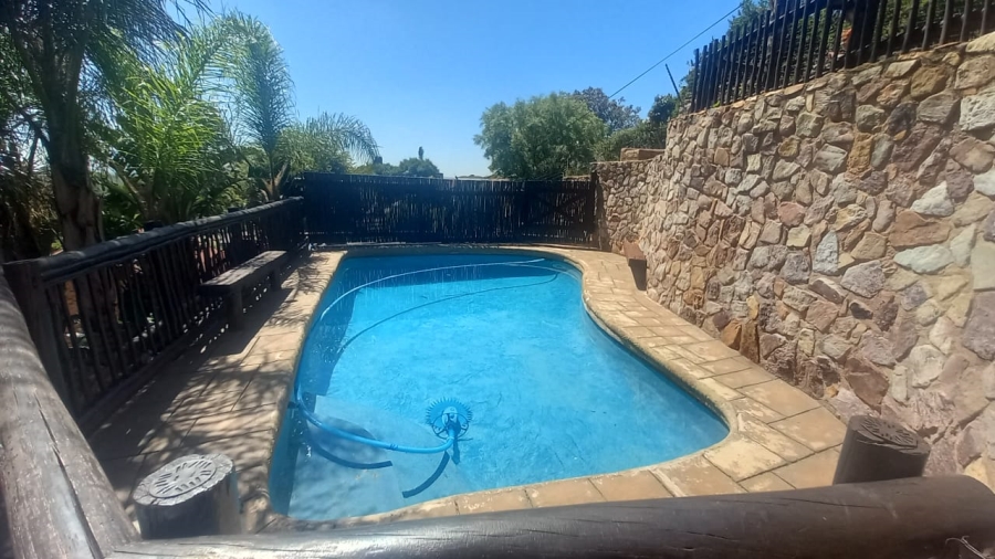 3 Bedroom Property for Sale in Wilro Park Gauteng