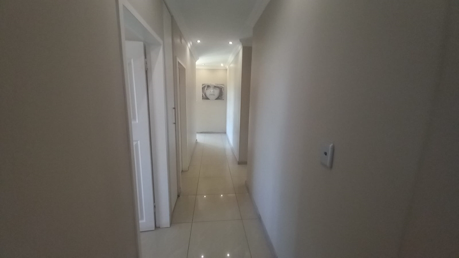 3 Bedroom Property for Sale in Roodekrans Gauteng