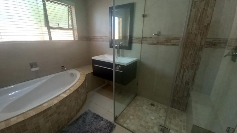 3 Bedroom Property for Sale in Roodekrans Gauteng