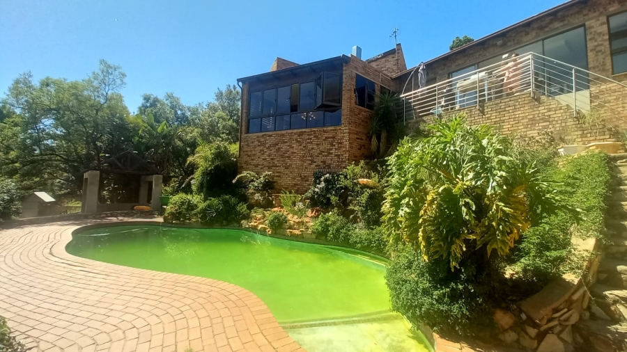 3 Bedroom Property for Sale in Roodekrans Gauteng