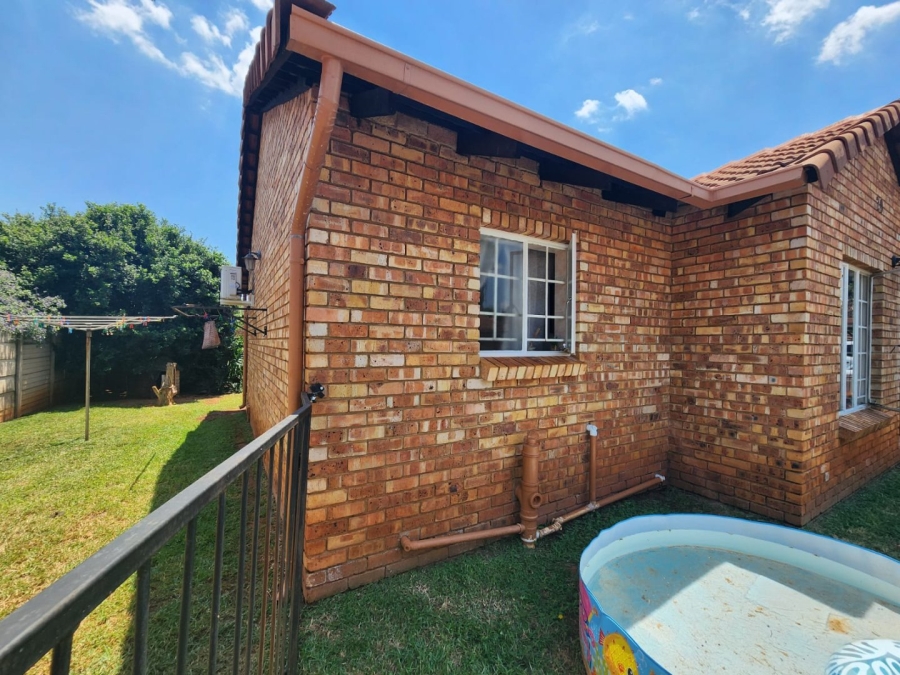 2 Bedroom Property for Sale in Doornpoort Gauteng